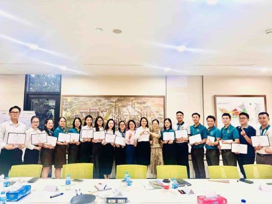 HỌC VIỆN ĐÀO TẠO MẾN KHÁCH IBH PHỐI HỢP VỚI CÔNG TY CP ĐỊA ỐC PHÚ LONG TỔ CHỨC KHÓA ĐÀO TẠO “KỸ NĂNG GIAO TIẾP VÀ CHĂM SÓC KHÁCH HÀNG CHUYÊN NGHIỆP”